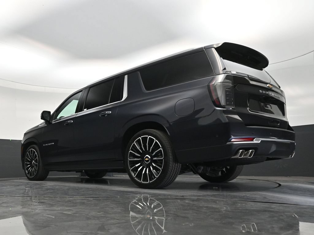 Certified 2026 Chevrolet Suburban High Country AWD/4WD image 22