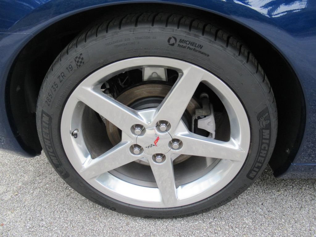 Used 2005 Chevrolet Corvette Convertible w/ Preferred Equipment Group RWD image 8