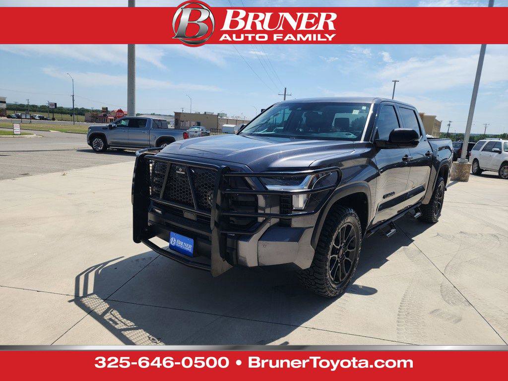 Used 2023 Toyota Tundra SR5 w/ SR5 Convenience Package image 1