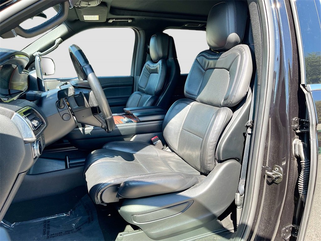 Used 2021 Lincoln Navigator Reserve image 19
