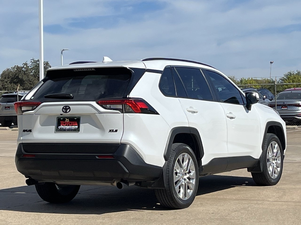 Used 2024 Toyota RAV4 XLE Premium FWD image 4