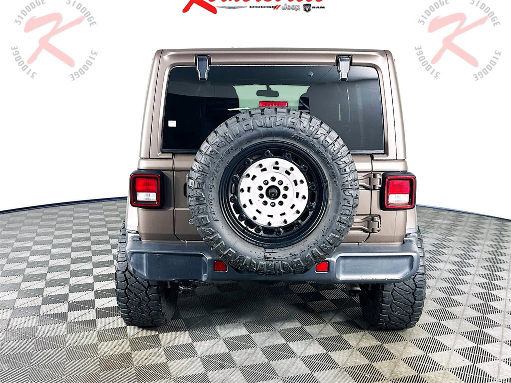 Used 2018 Jeep Wrangler Unlimited Sahara image 6