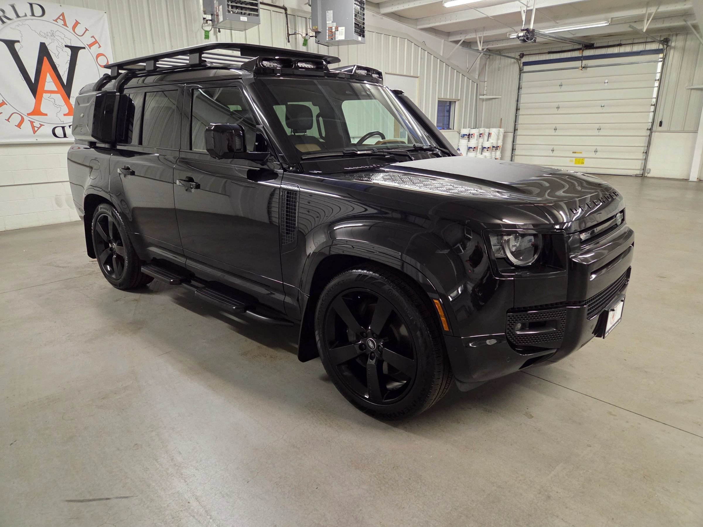 Used 2024 Land Rover Defender 130 X-Dynamic SE AWD/4WD image 10