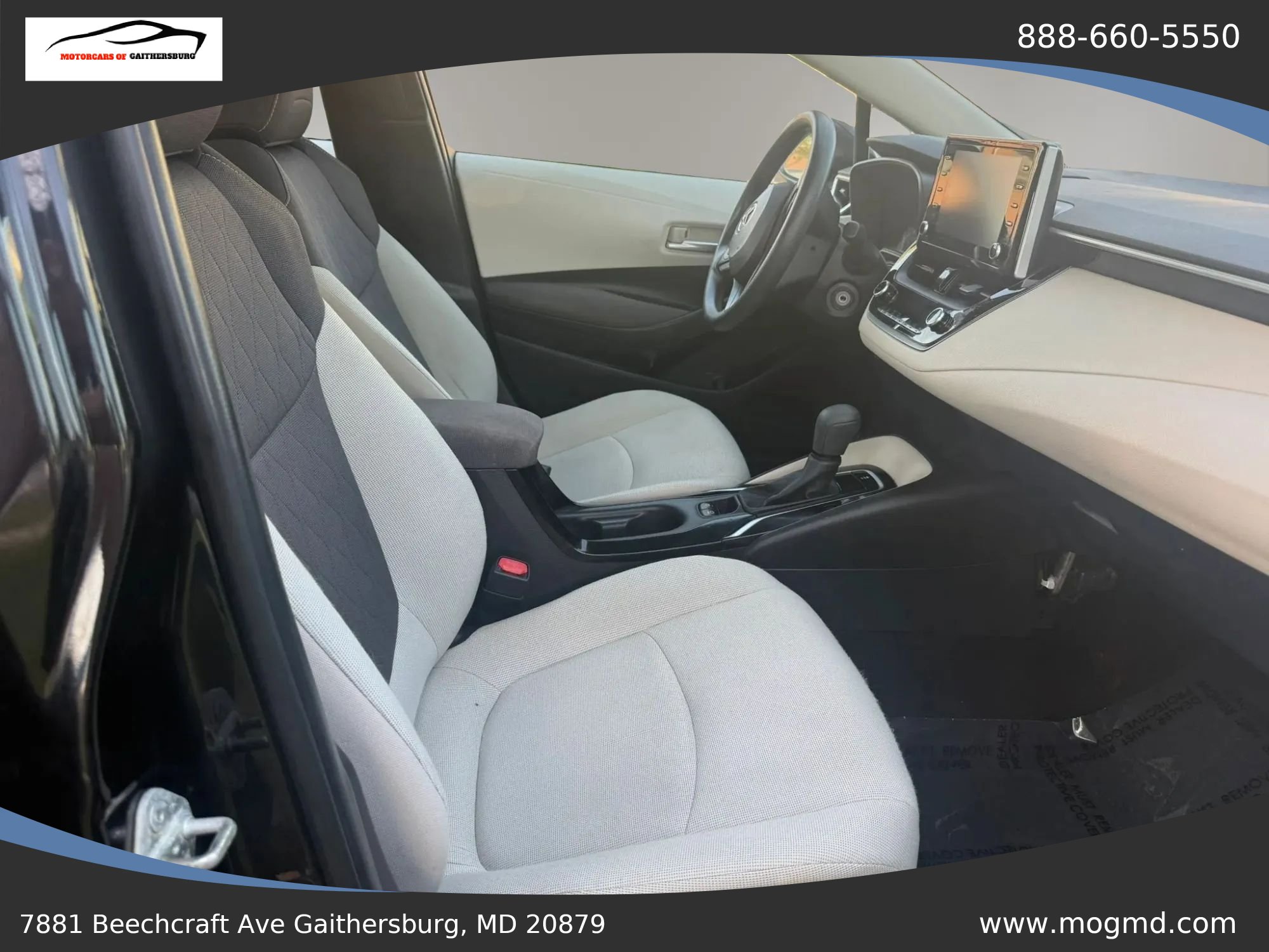 Used 2020 Toyota Corolla LE FWD image 3