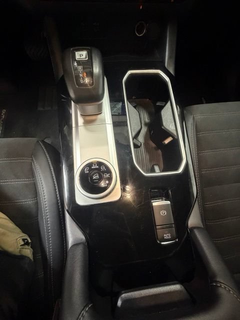 Used 2025 Mitsubishi Outlander SE FWD image 20
