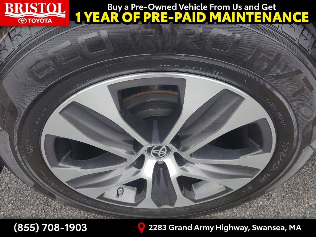 Used 2023 Toyota Highlander XLE AWD/4WD image 11