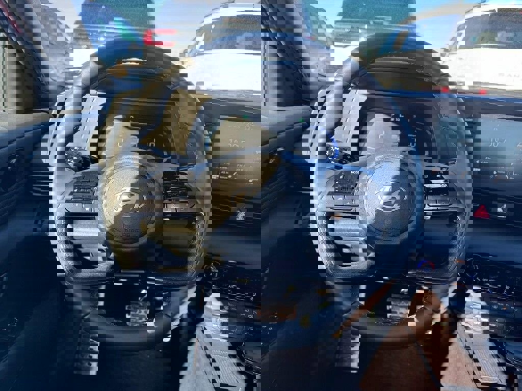 Certified 2025 Hyundai Elantra Sport image 12