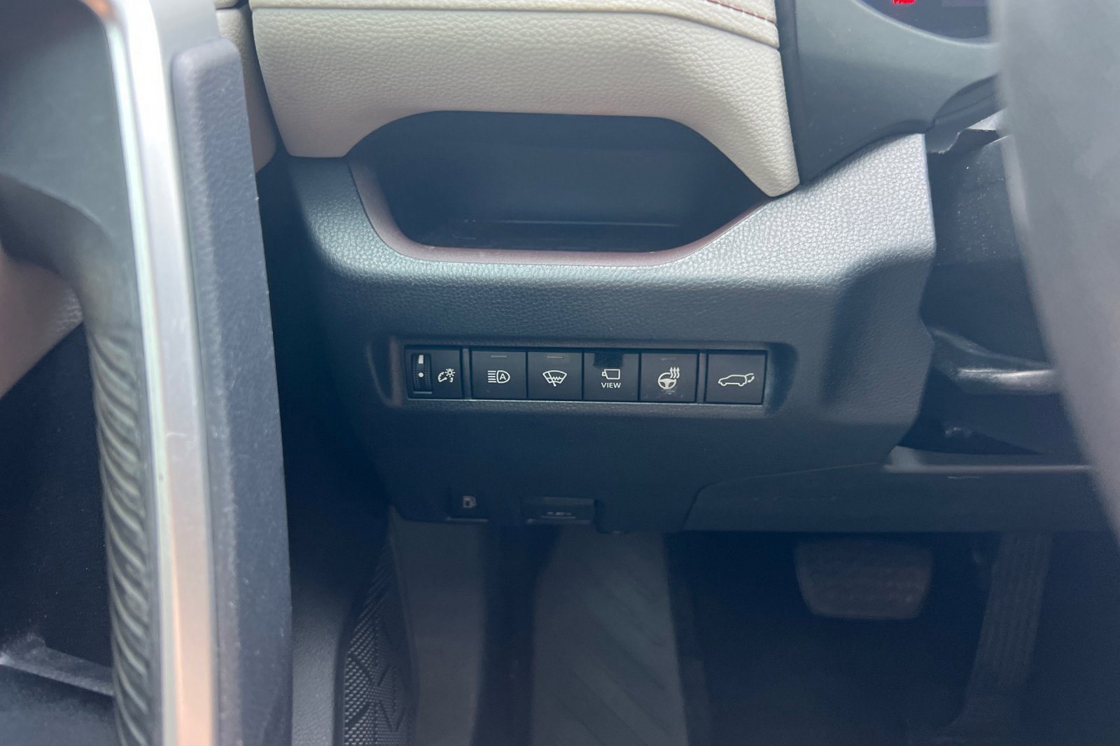 Certified 2020 Toyota RAV4 Limited image 29