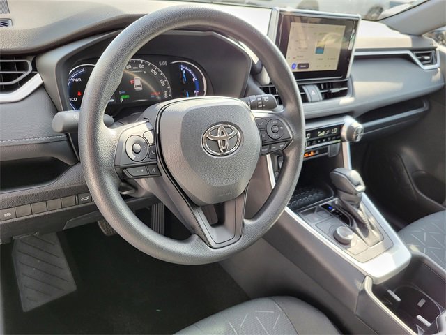Used 2025 Toyota RAV4 XLE image 18