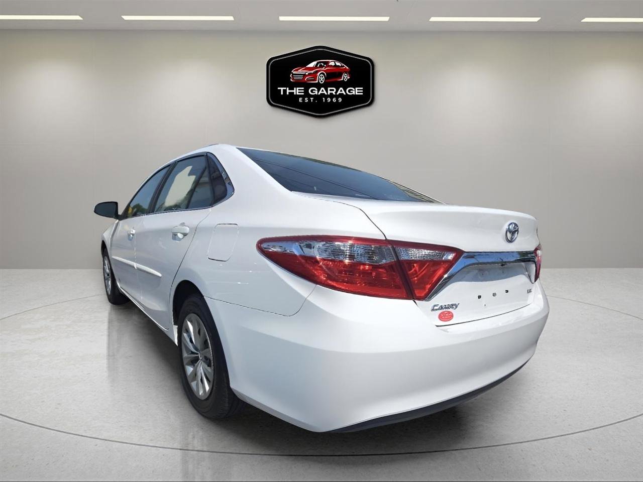 Used 2016 Toyota Camry LE FWD image 4