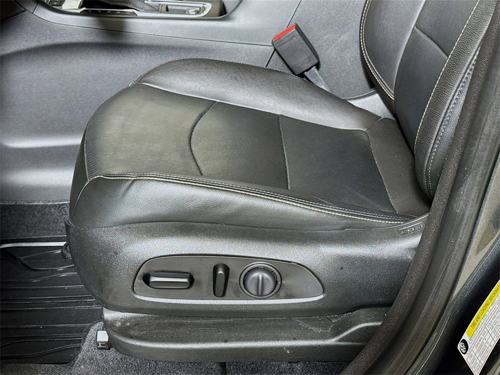 Used 2020 Chevrolet Equinox Premier image 18