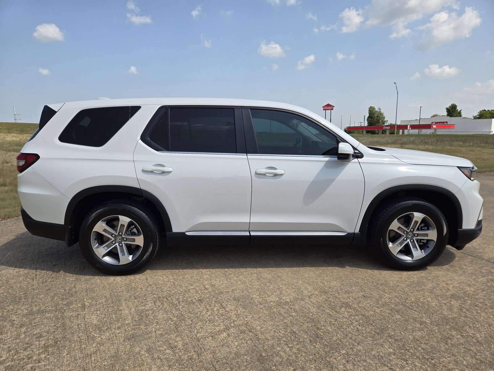 Used 2025 Honda Pilot EX-L image 7