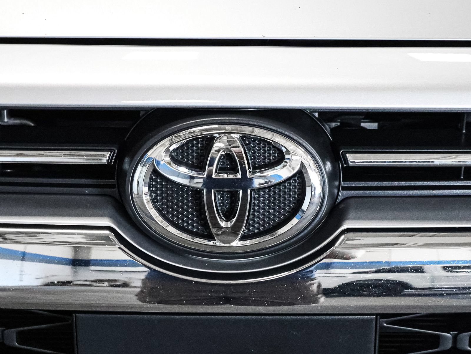 Used 2024 Toyota 4Runner Limited AWD/4WD image 14