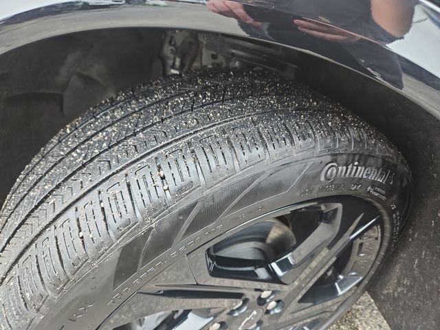 Used 2024 Chevrolet Equinox EV RS FWD image 27