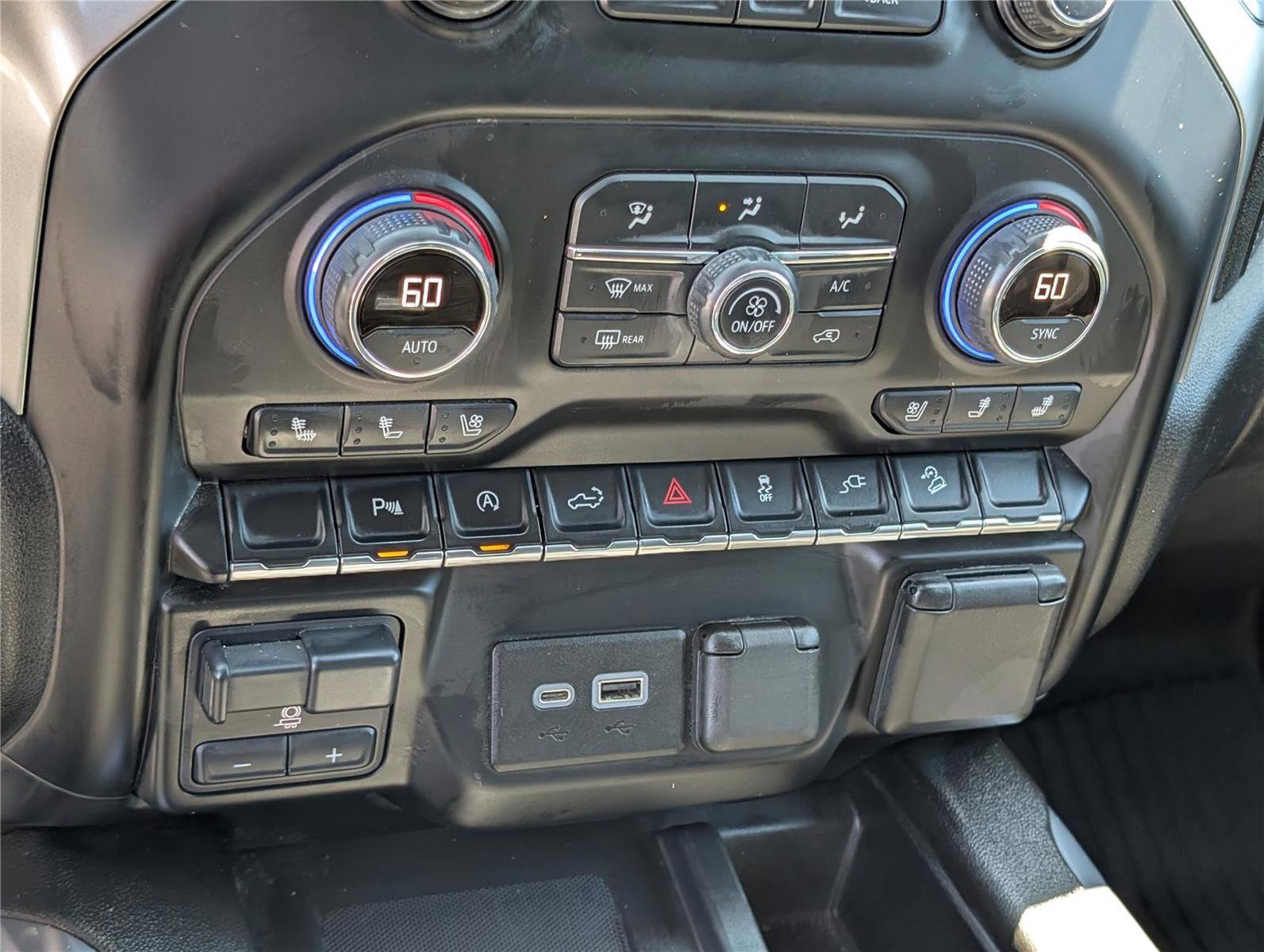 Used 2021 Chevrolet Silverado 1500 LTZ w/ LTZ Convenience Package II AWD/4WD image 30