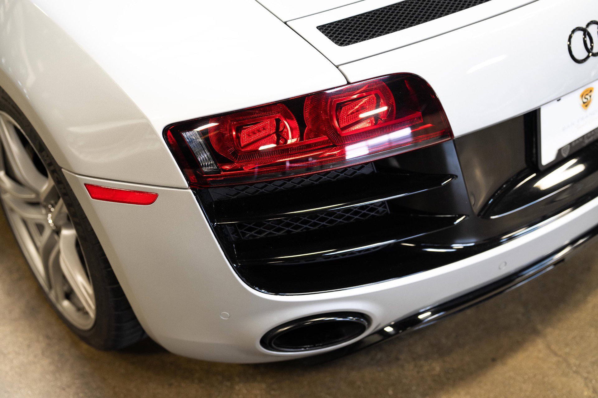 Used 2011 Audi R8 V10 image 31