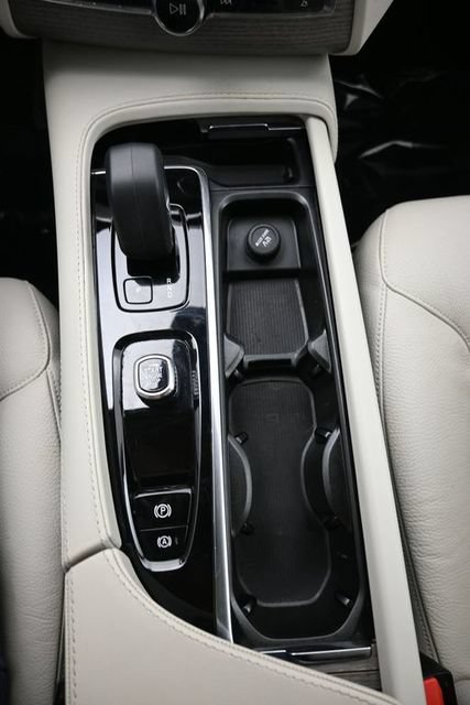 Used 2023 Volvo XC90 B6 Plus w/ Protection Package Premier AWD/4WD image 12