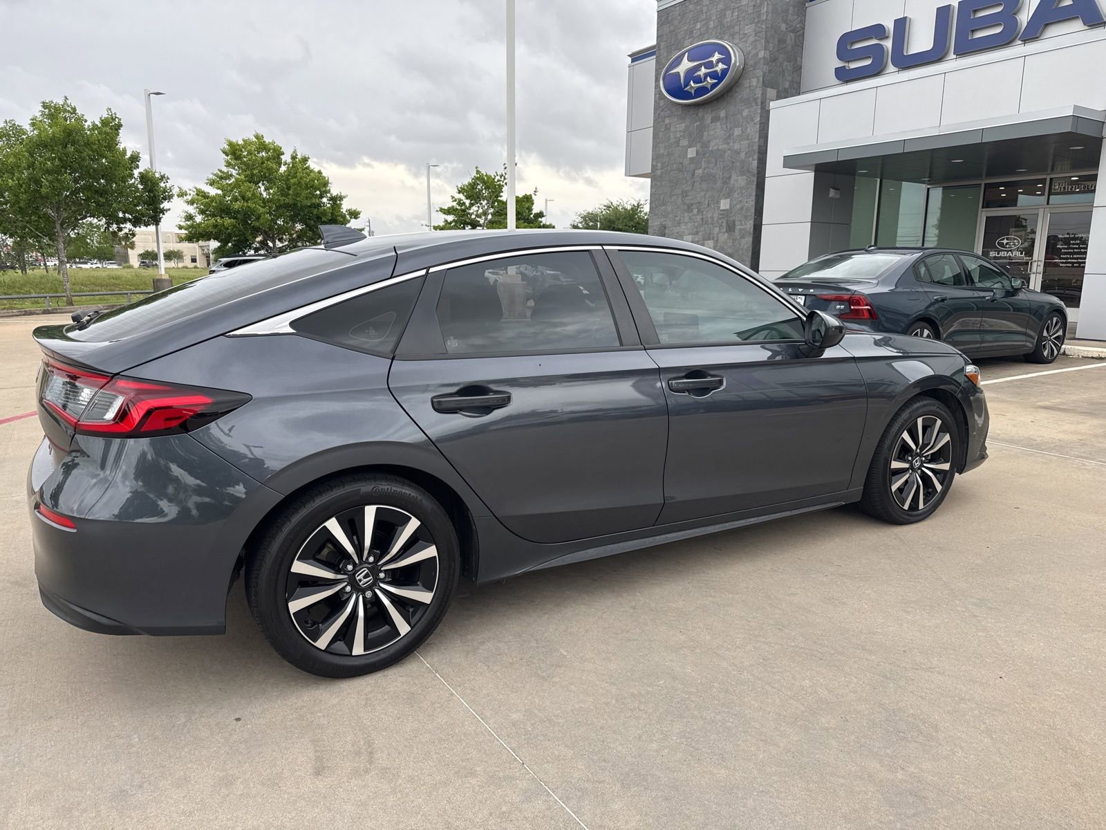 Used 2024 Honda Civic EX-L image 2