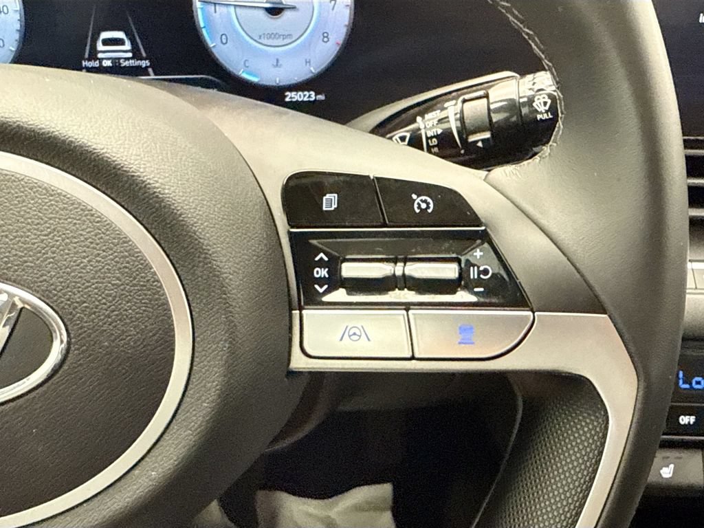 Used 2023 Hyundai Elantra SEL w/ Convenience Package FWD image 12