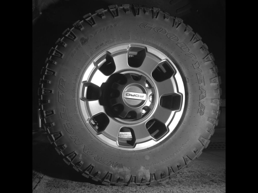 Used 2023 Ford F250 Lariat w/ Tremor Off-Road Package AWD/4WD image 41