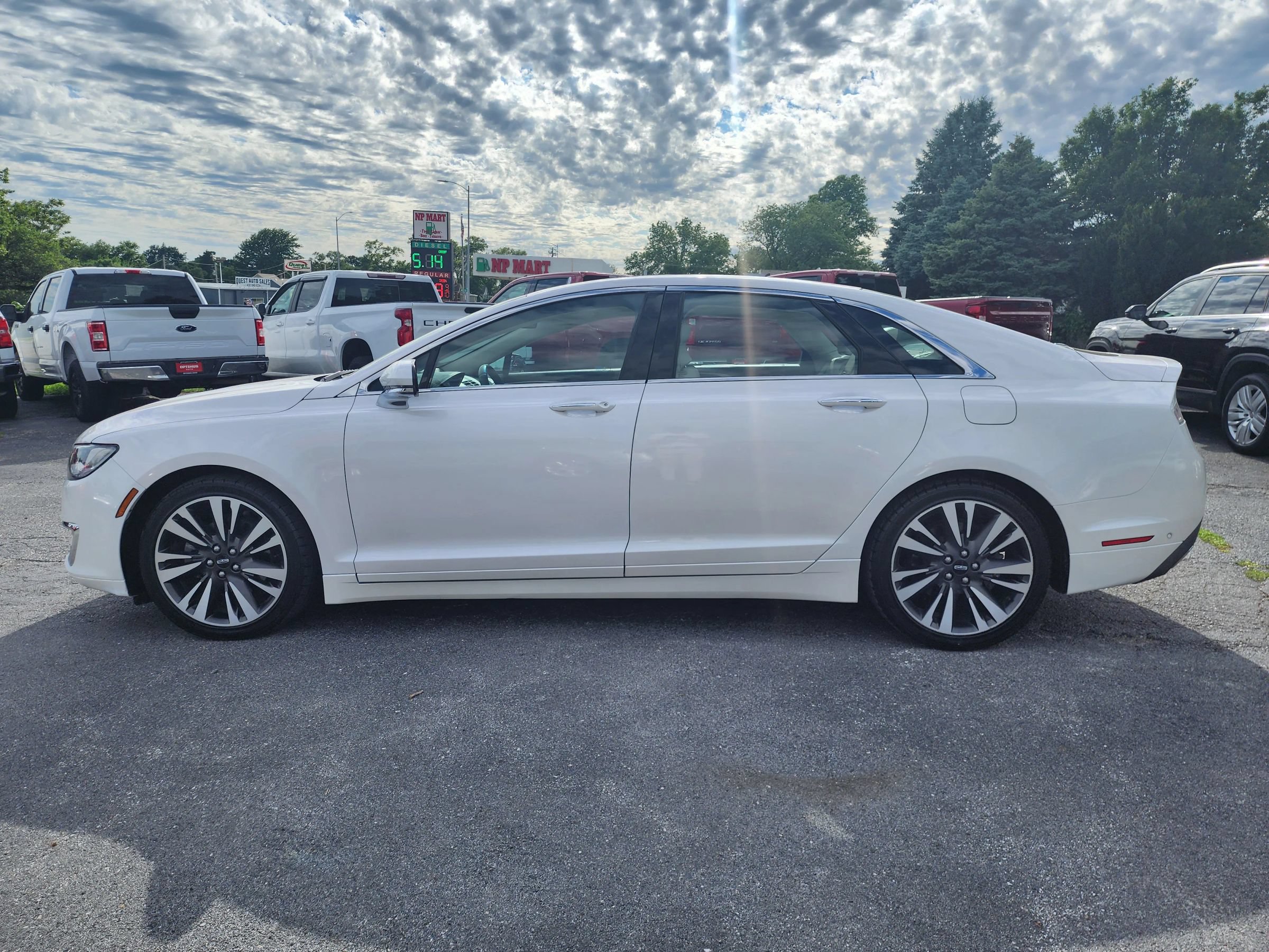 Used 2018 Lincoln MKZ Reserve w/ Climate Package FWD image 4
