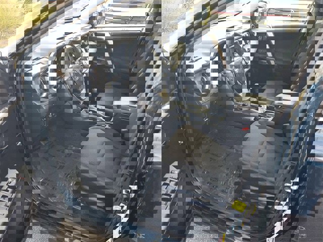 Used 2018 Toyota RAV4 LE w/ Carpet Mat Package image 15