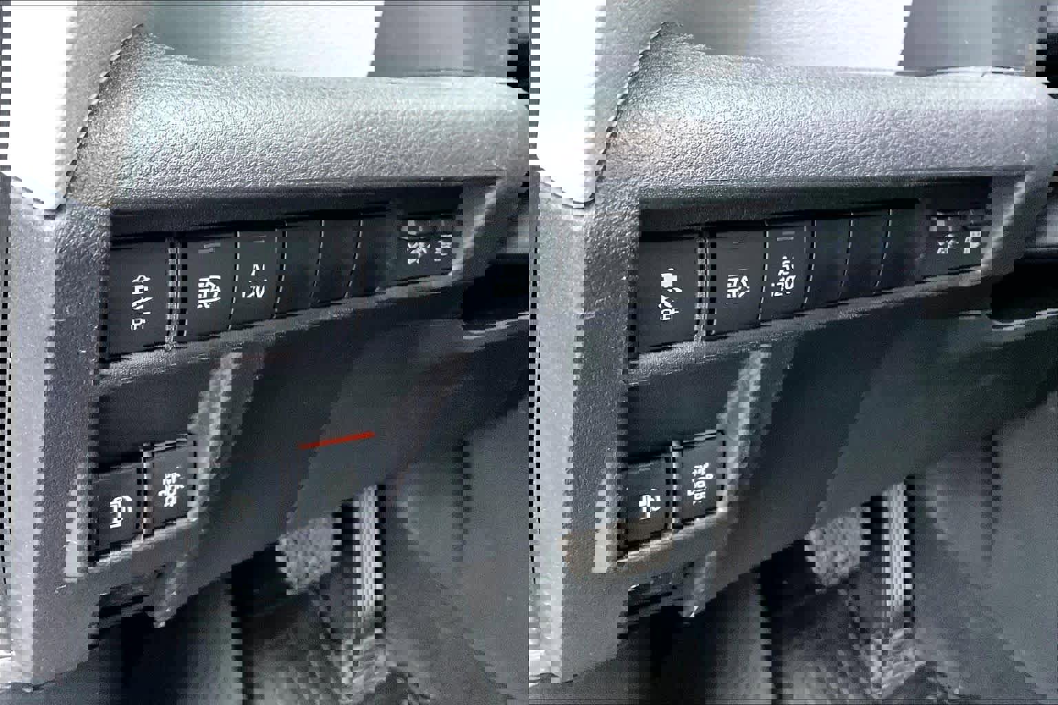 Used 2025 Toyota Sienna XSE w/ XSE Plus Package image 33