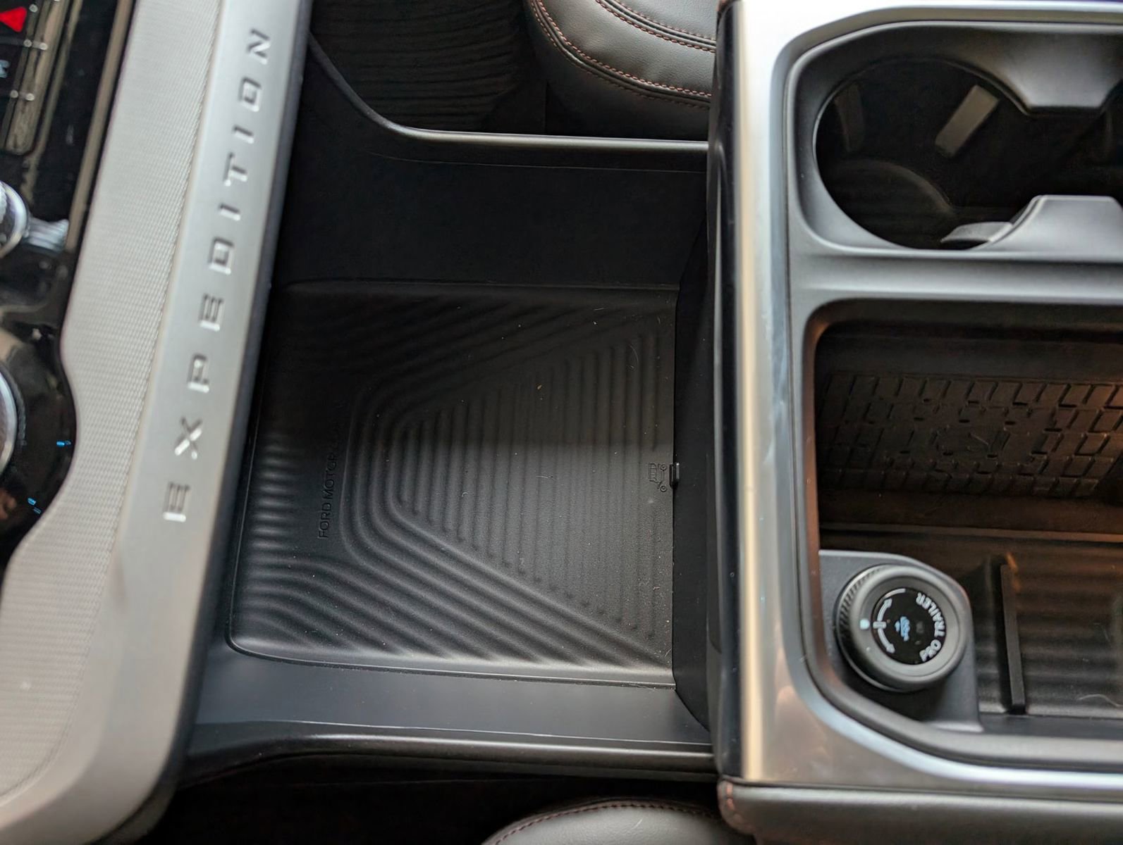 Used 2025 Ford Expedition Active image 24