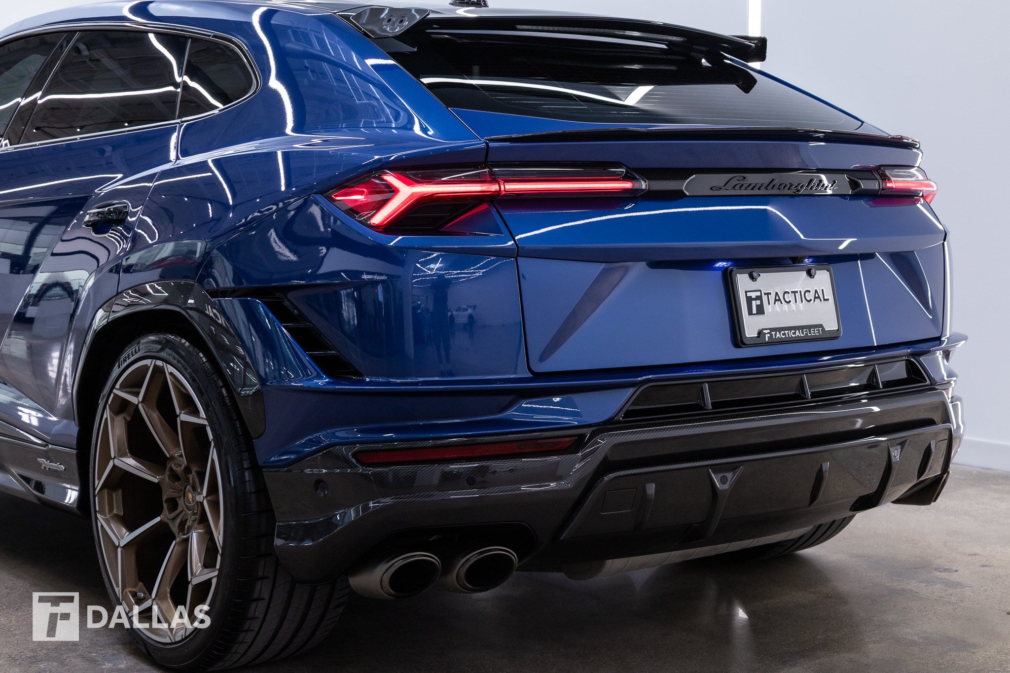 Used 2023 Lamborghini Urus Performante AWD/4WD image 8