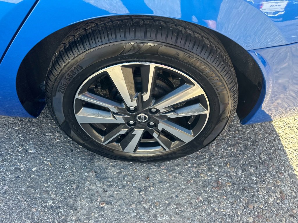 Used 2021 Nissan Versa SV image 18