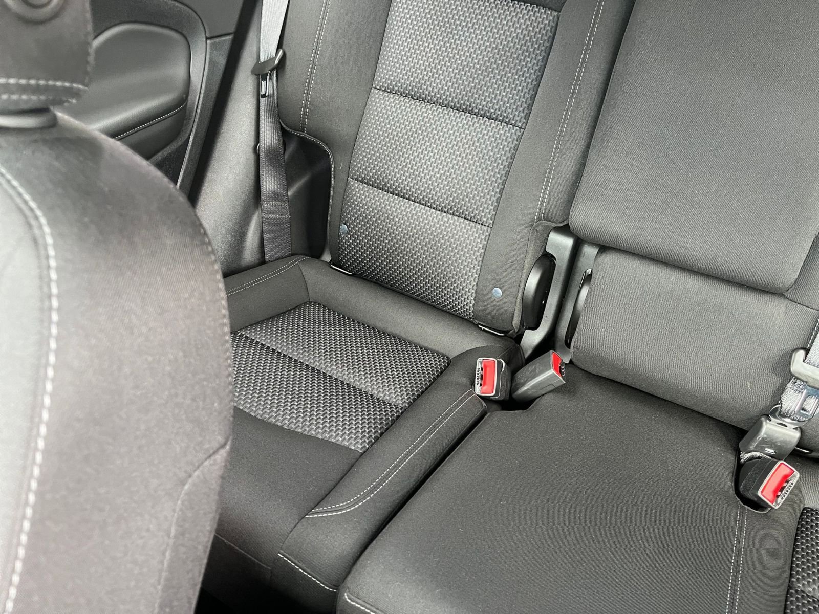 Used 2024 GMC Terrain SLE image 44