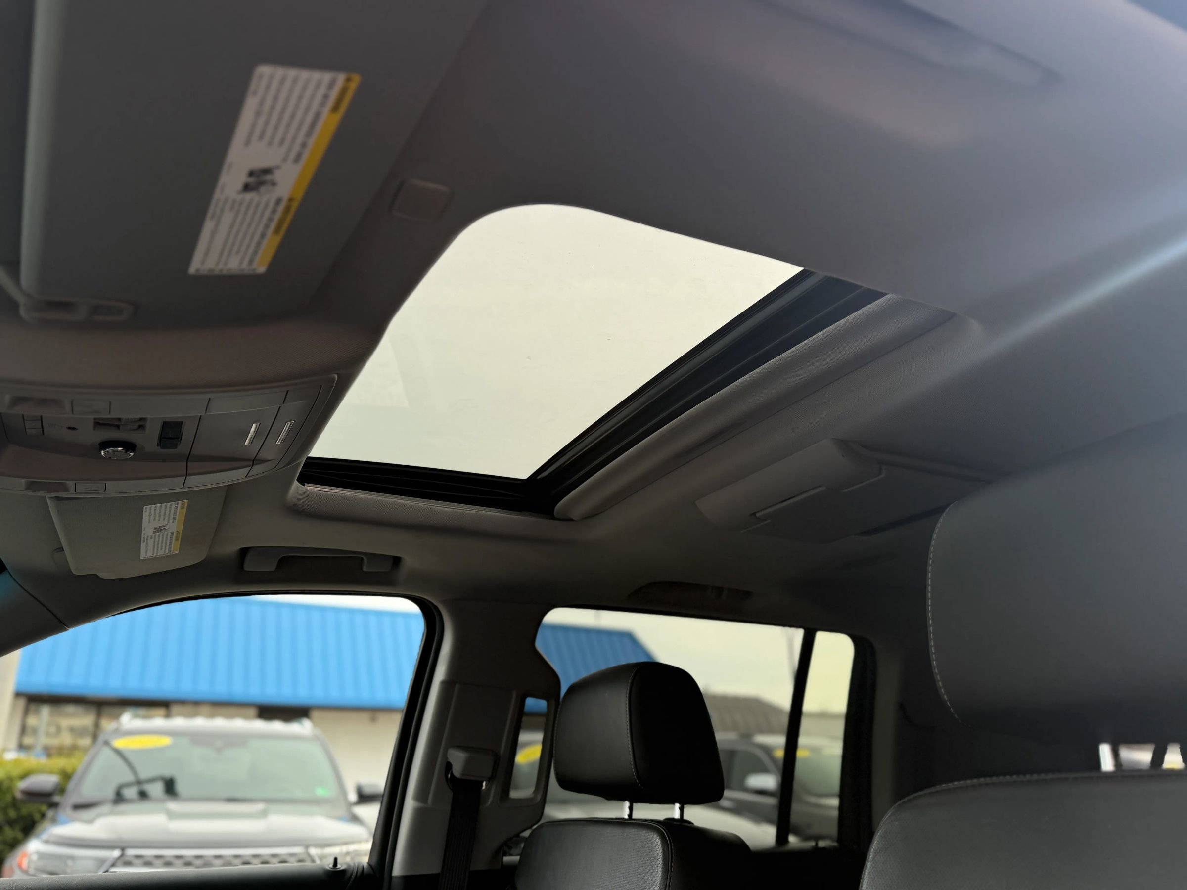 Used 2018 GMC Yukon XL SLT w/ Open Road Package image 24