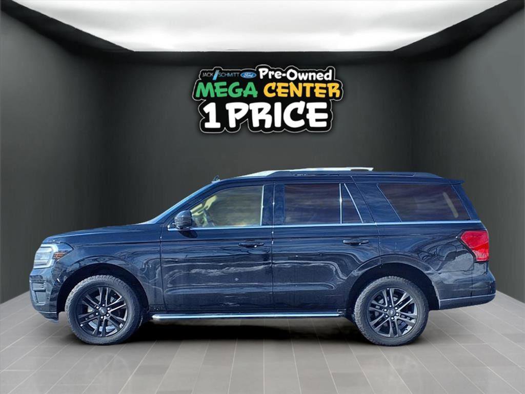 Used 2022 Ford Expedition XLT image 3
