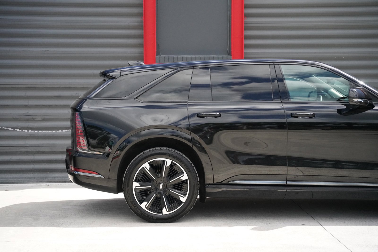 Used 2025 Cadillac Escalade IQ Sport 2 AWD/4WD image 11