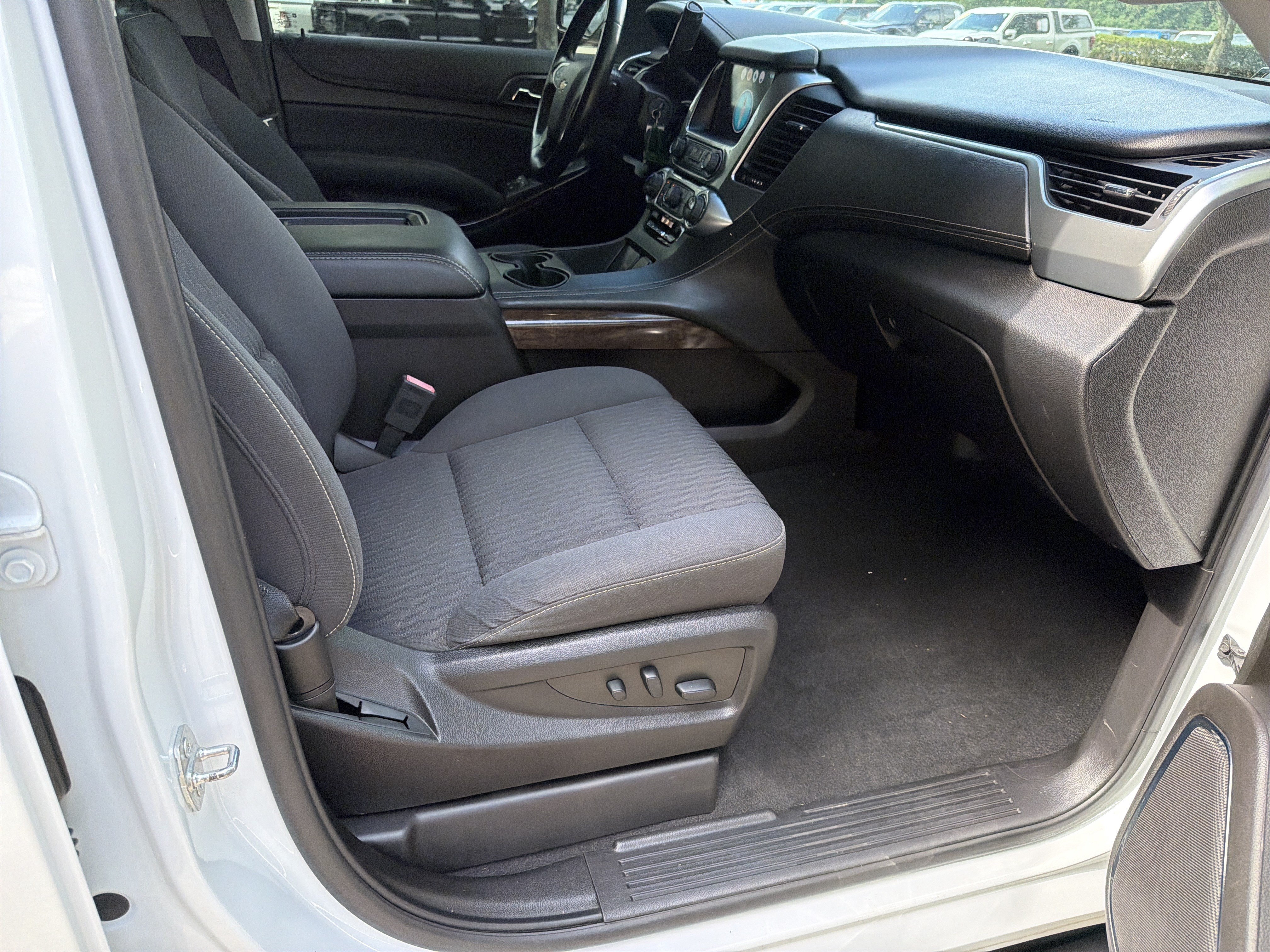 Used 2019 Chevrolet Tahoe LS AWD/4WD image 16