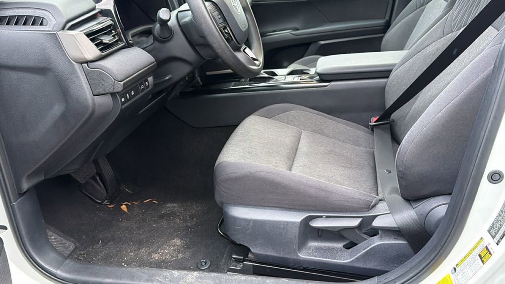 Certified 2025 Toyota Camry LE image 9