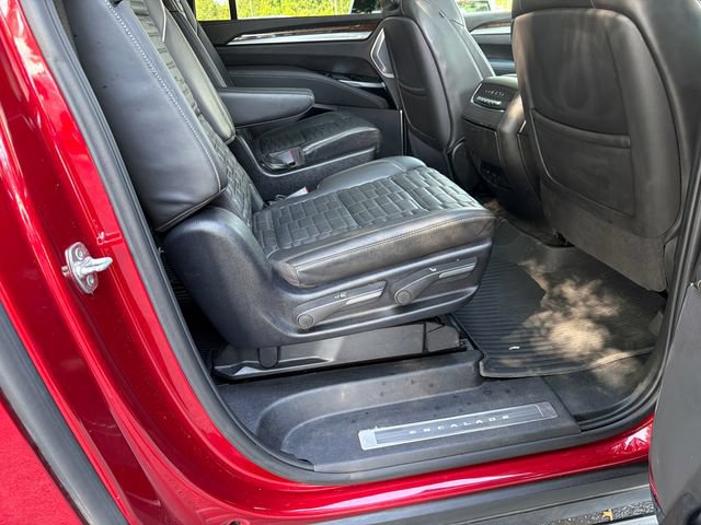 Used 2025 Cadillac Escalade ESV Sport Platinum RWD image 15