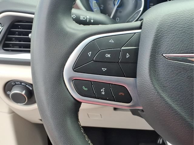 Used 2023 Chrysler Voyager LX FWD image 13