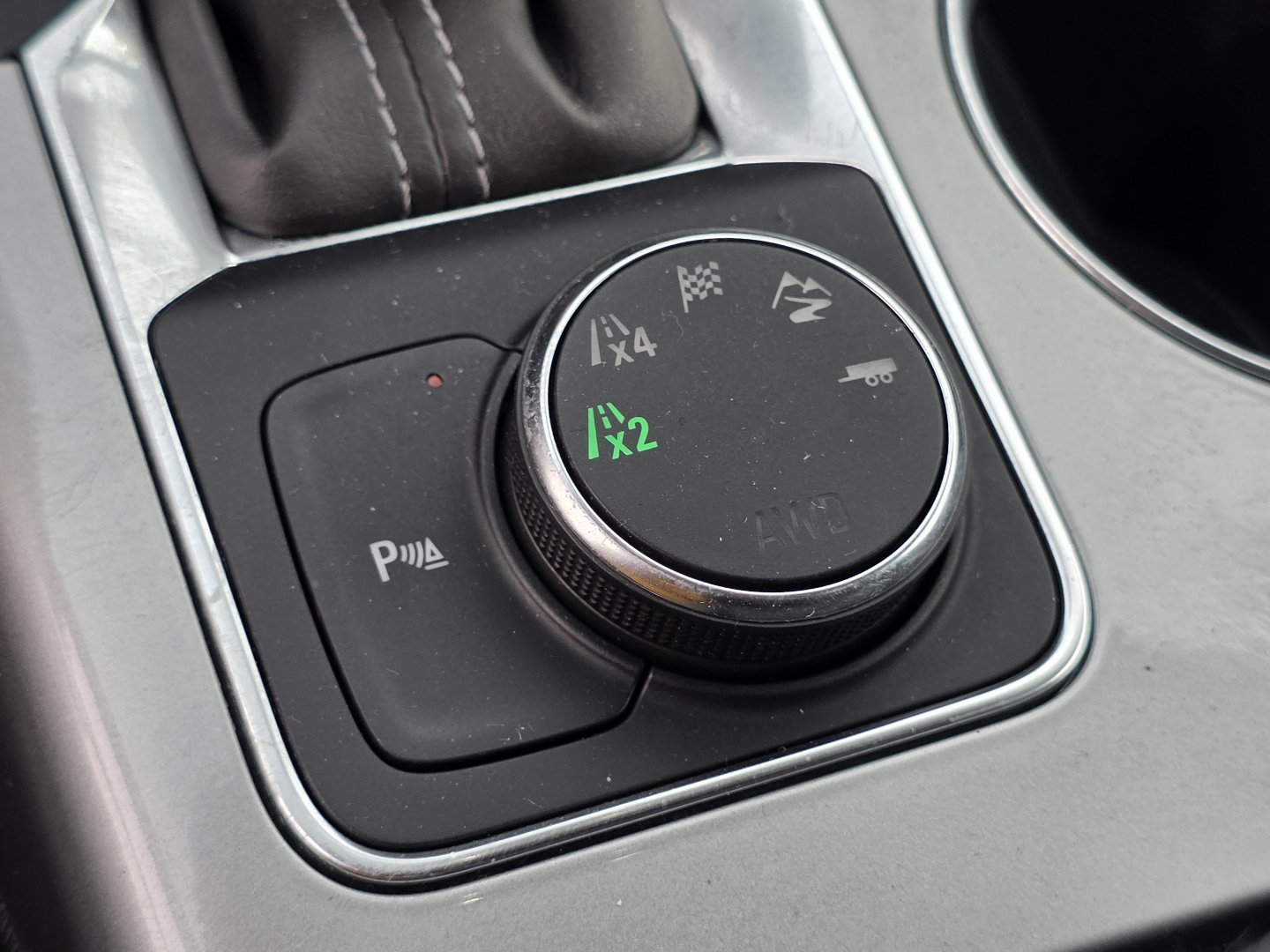Used 2019 Chevrolet Blazer LT w/ Sun and Wheels Package AWD/4WD image 6