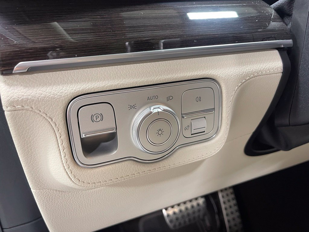 Used 2024 Mercedes-Benz GLS 450 4MATIC image 19