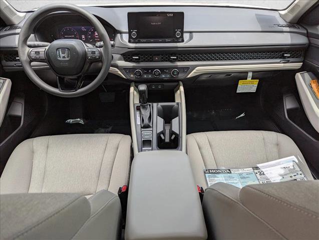 Certified 2025 Honda Accord SE image 14