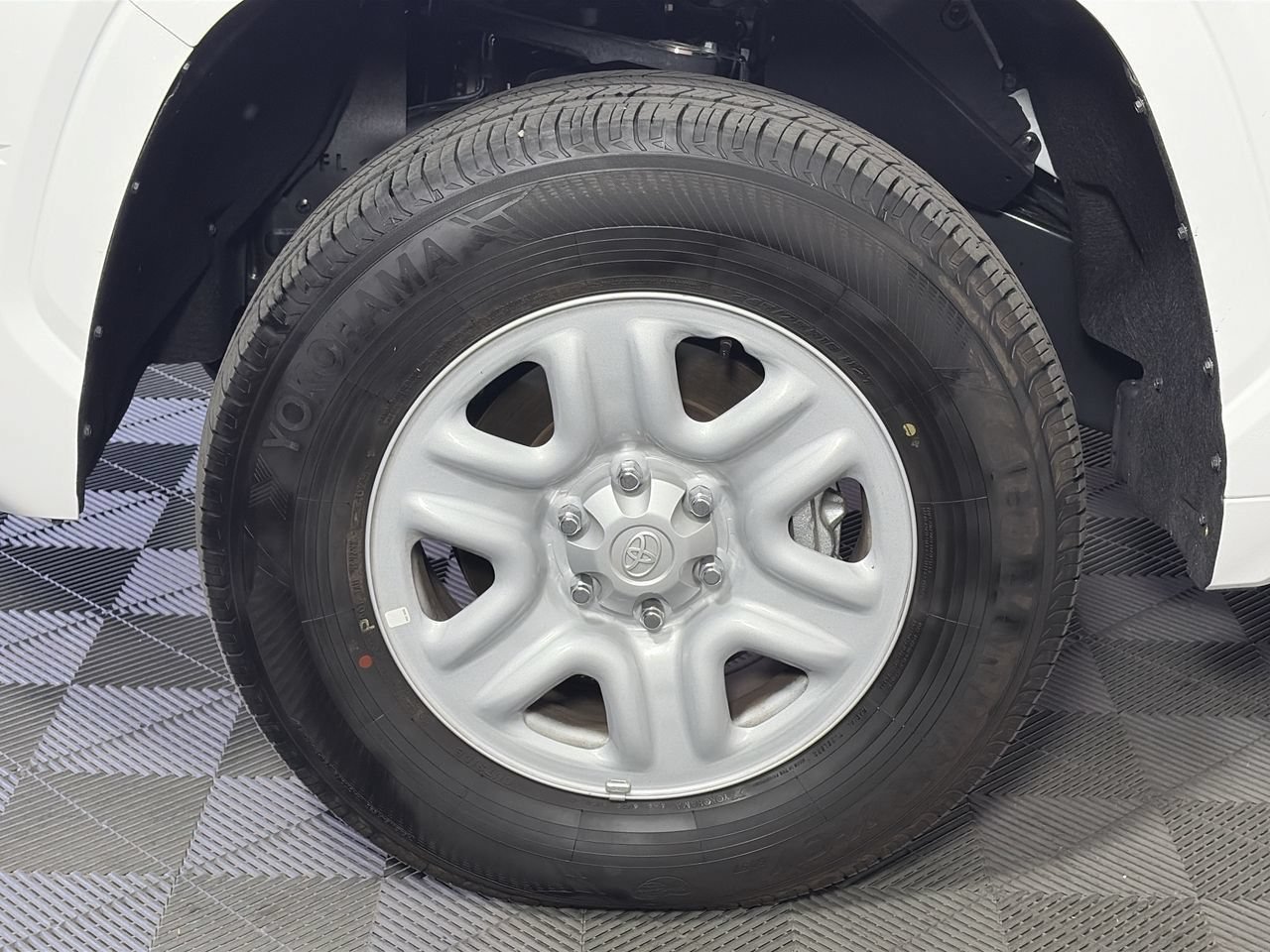Used 2026 Toyota Tundra SR AWD/4WD image 9