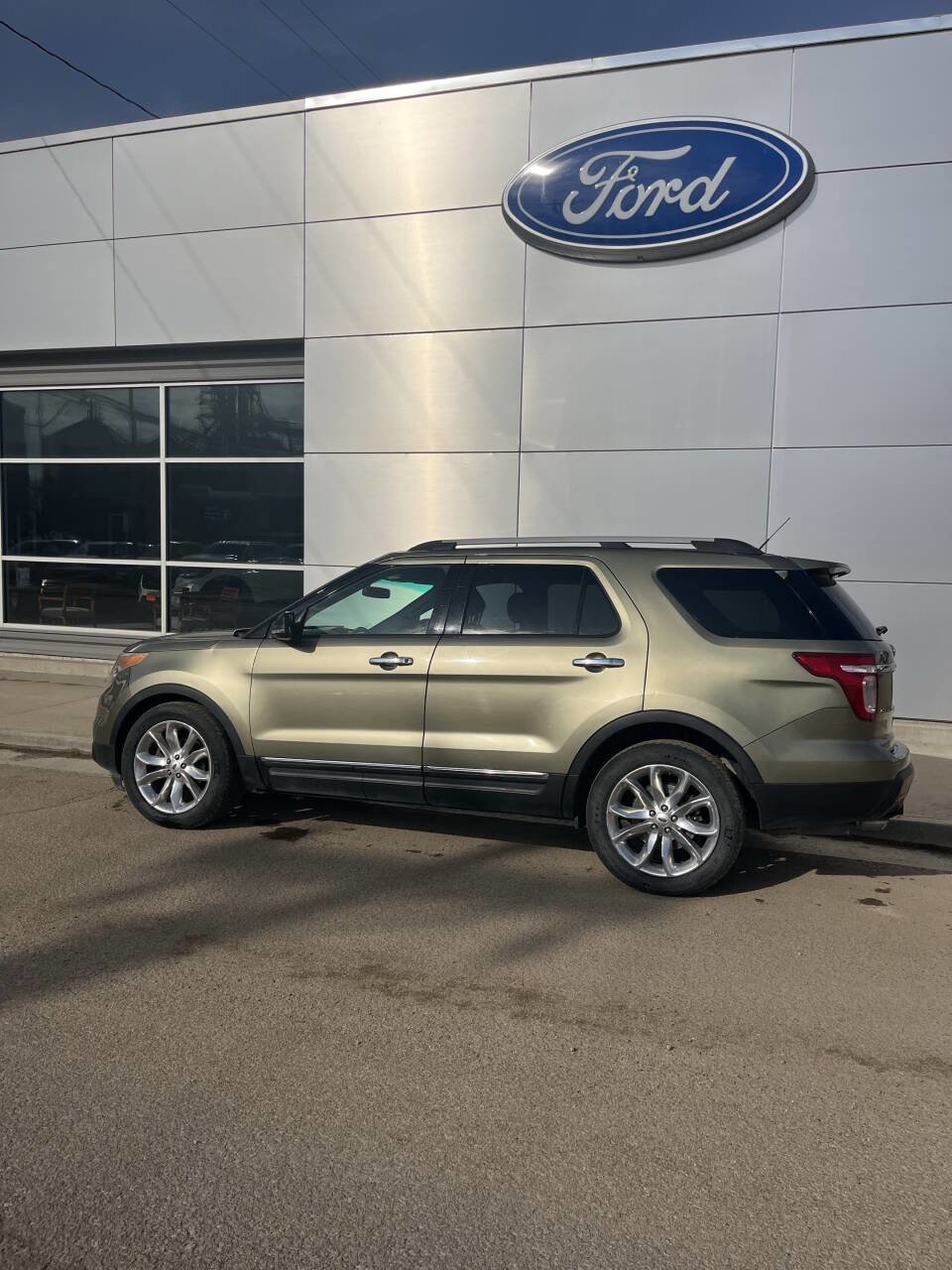 Used 2013 Ford Explorer XLT image 12