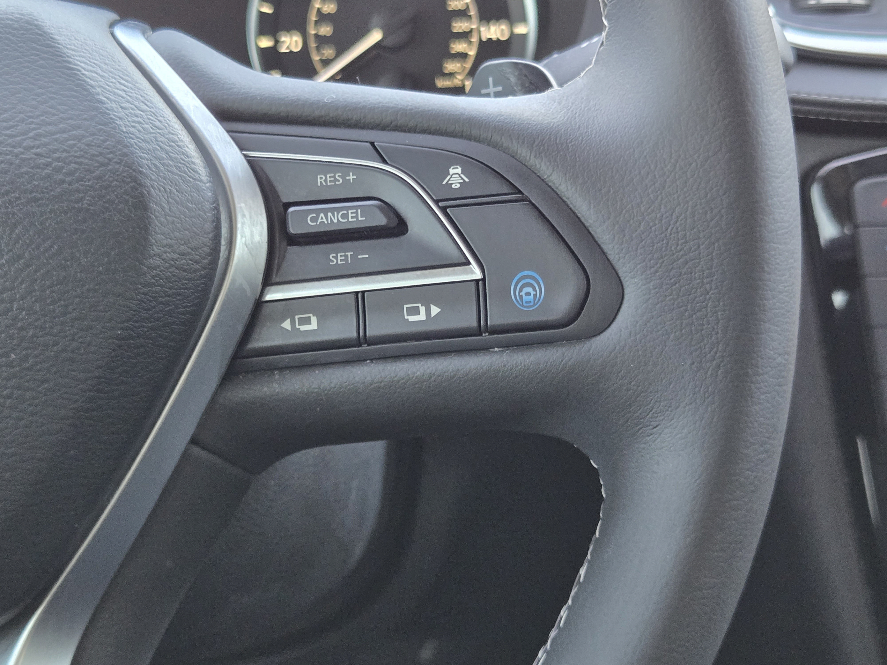 Used 2023 INFINITI QX50 Luxe FWD image 25