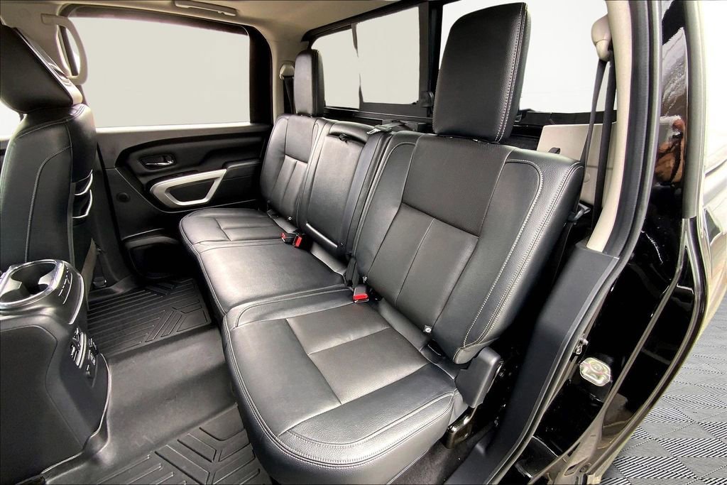Used 2021 Nissan Titan SL w/ Moonroof Package image 16