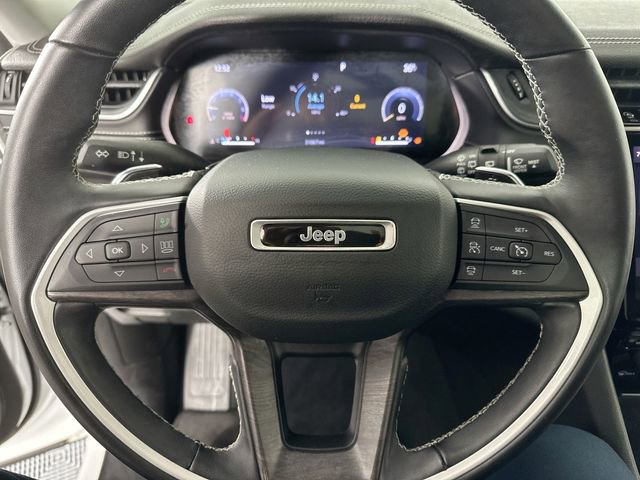 Used 2022 Jeep Grand Cherokee L Limited w/ Black Appearance Package image 23