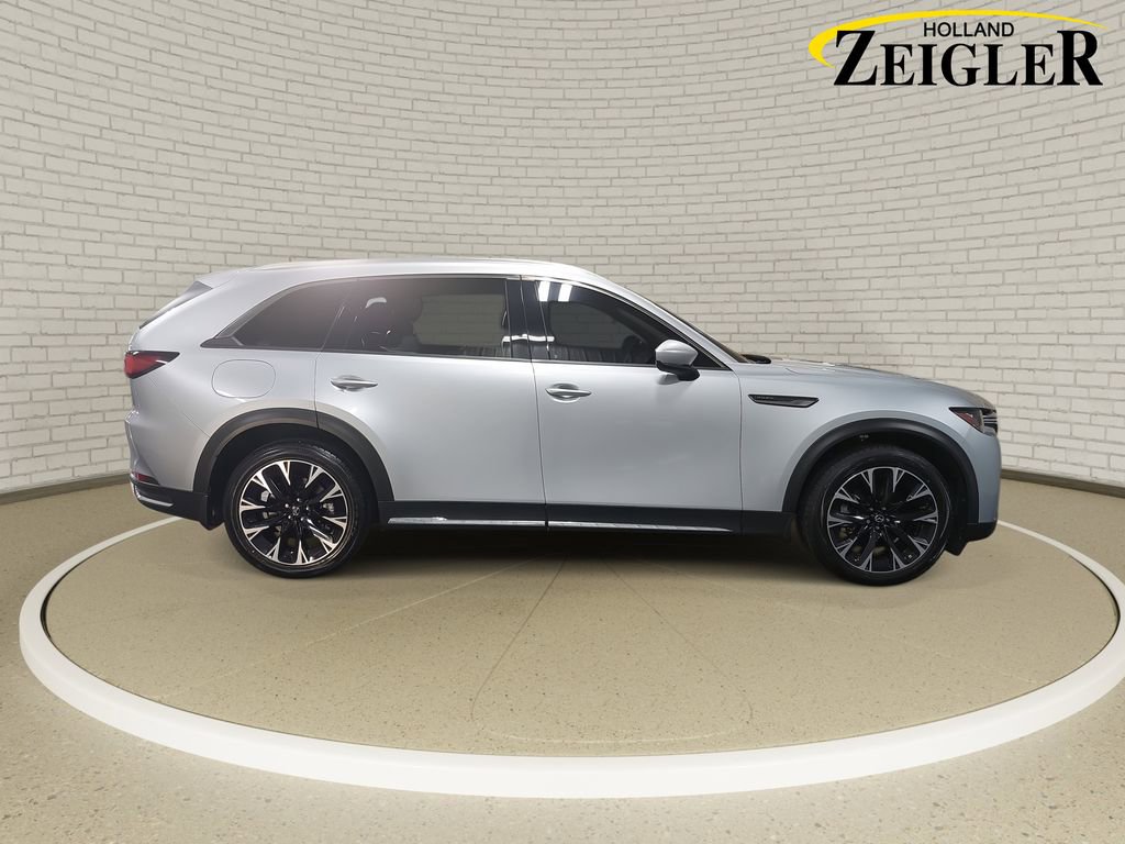 Used 2024 MAZDA CX-90 Plug-In Hybrid w/ Premium Pkg image 4