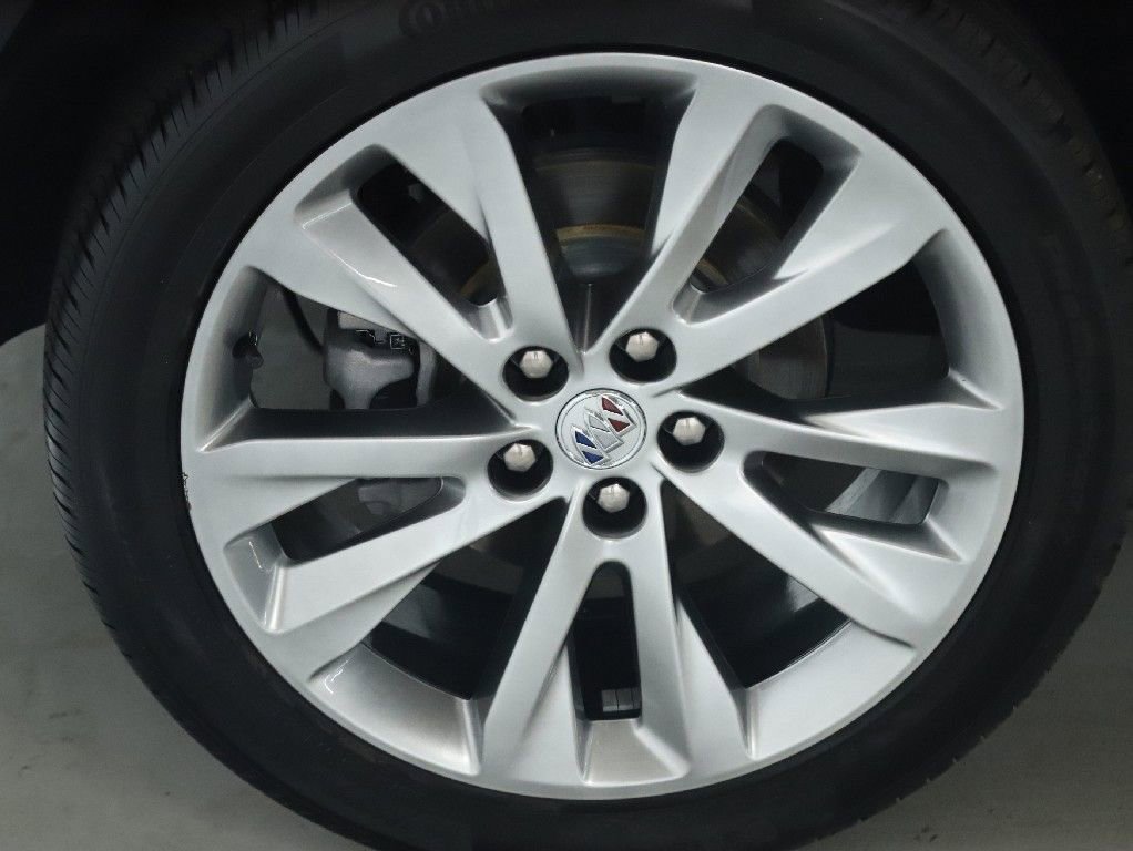 Used 2023 Buick Envision Avenir AWD/4WD image 12