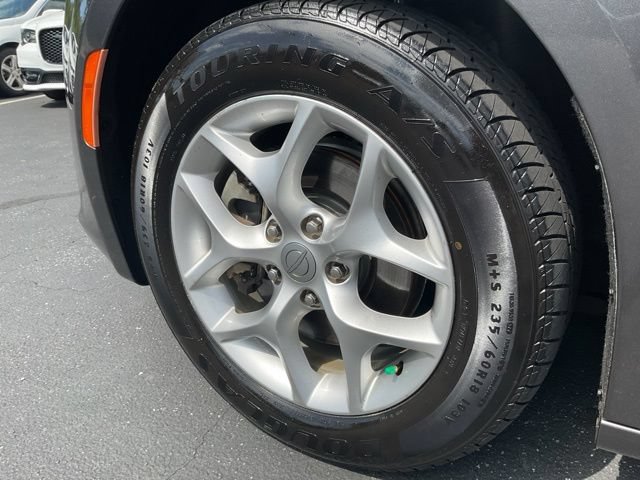 Used 2019 Chrysler Pacifica Touring-L Plus w/ Tire & Wheel Group FWD image 15