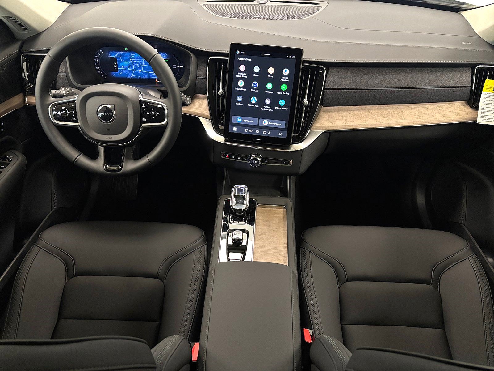 New 2026 Volvo XC90 T8 Plus w/ Protection Package Premier AWD/4WD image 15